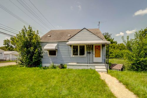 24501 Fern Ave, Eastpointe, MI, 48021-1111 | Card Image