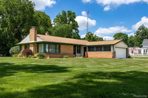 215 White Street, Imlay City, MI, 48444 | Card Image