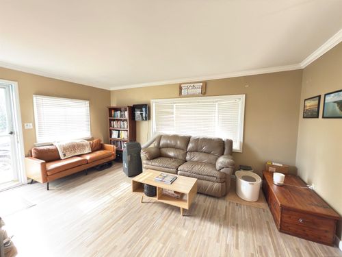 7525 Elmwood Rd, Lexington, MI, 48450-9137 | Card Image