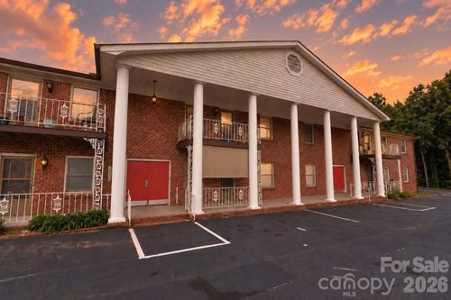 2102 S Main St, Kannapolis, NC, 28081-7161 | Card Image