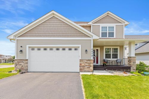 9074 Degler Ln, Chanhassen, MN, 55317-2701 | Card Image