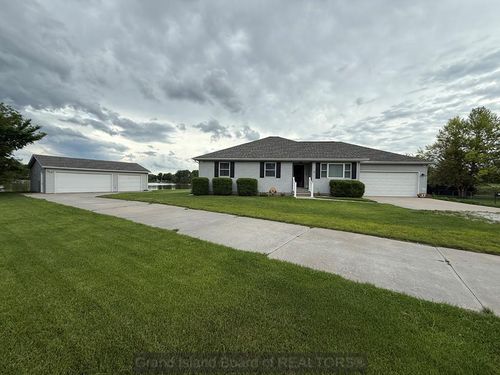 33 Jansen Cir, Saint Paul, NE, 68873-3435 | Card Image
