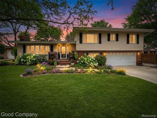 3010 Starr Rd, Royal Oak, MI, 48073-2228 | Card Image