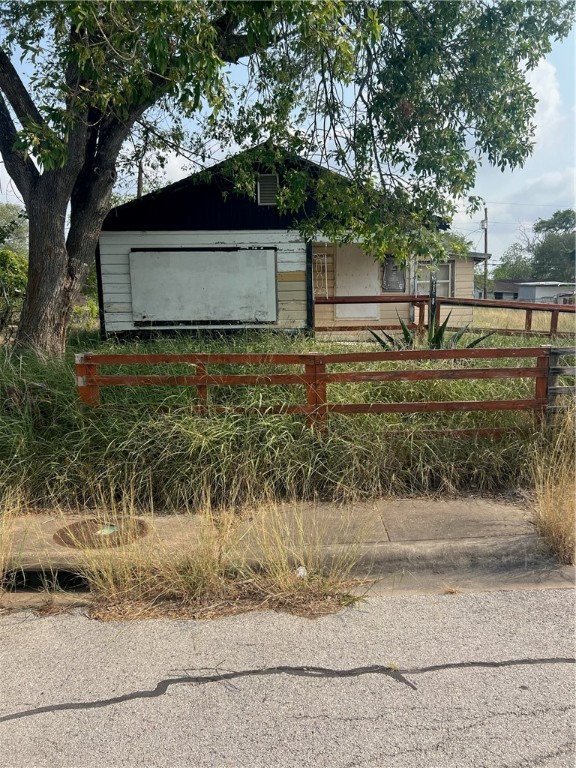 Simon St, Corpus Christi, TX 78406