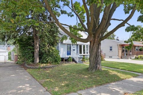 1023 Amelia Ave, Royal Oak, MI, 48073-2704 | Card Image