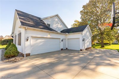 Three Car Attached Garage | Image 3