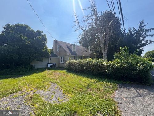 1050 Pocopson Rd, WEST CHESTER, PA, 19382-7051 | Card Image