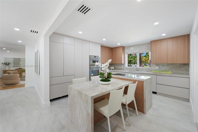 5211 Granada Blvd, House other with 4 bedrooms, 3 bathrooms and null parking in Coral Gables FL | Image 4