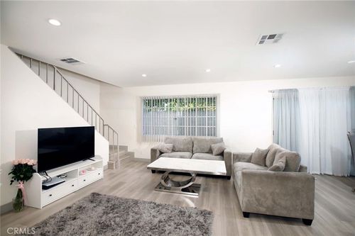 2-10274 Tujunga Canyon Blvd, Tujunga, CA, 91042-2206 | Card Image