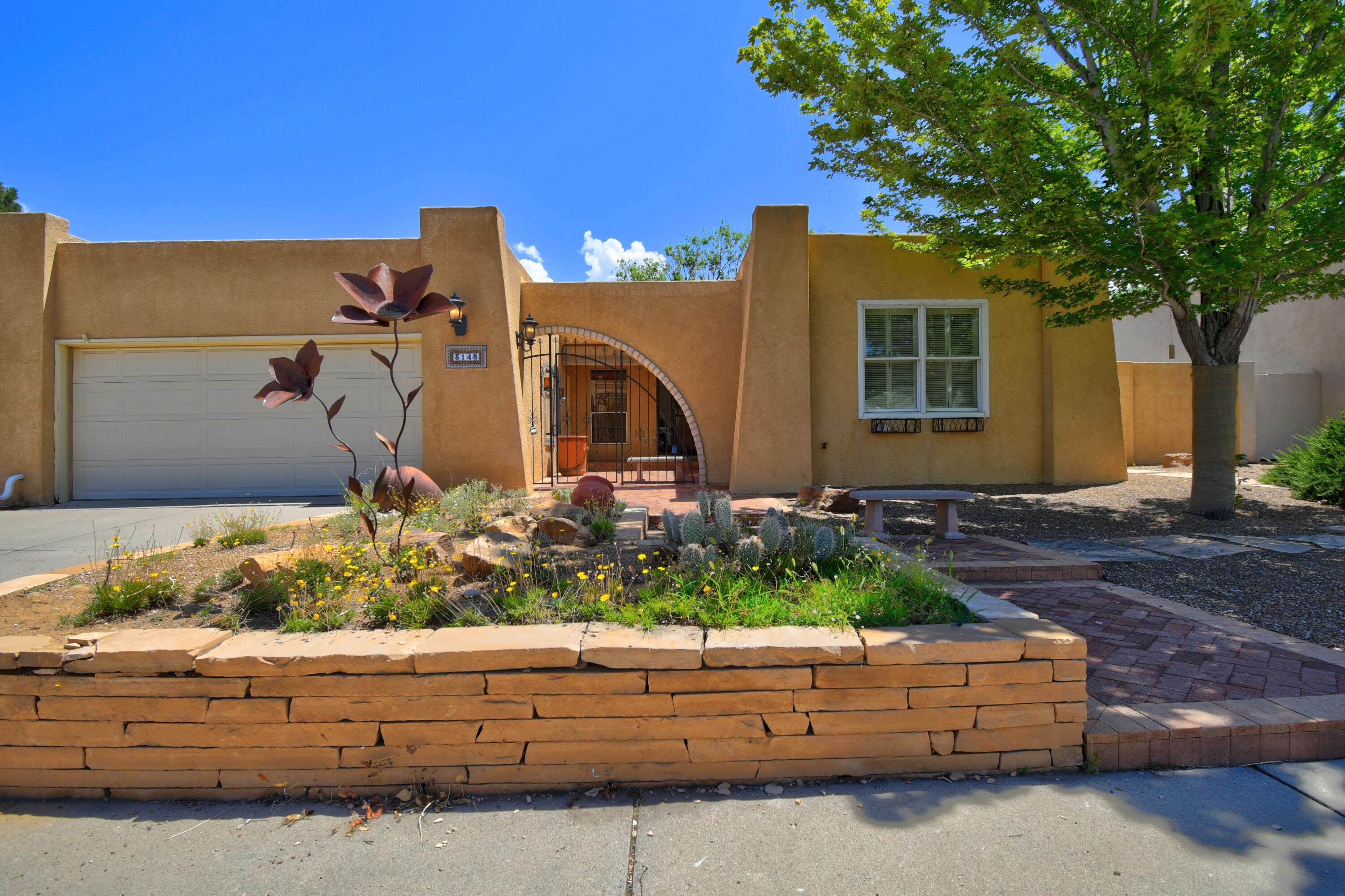 LA Ronda Pl, Albuquerque, NM 87110