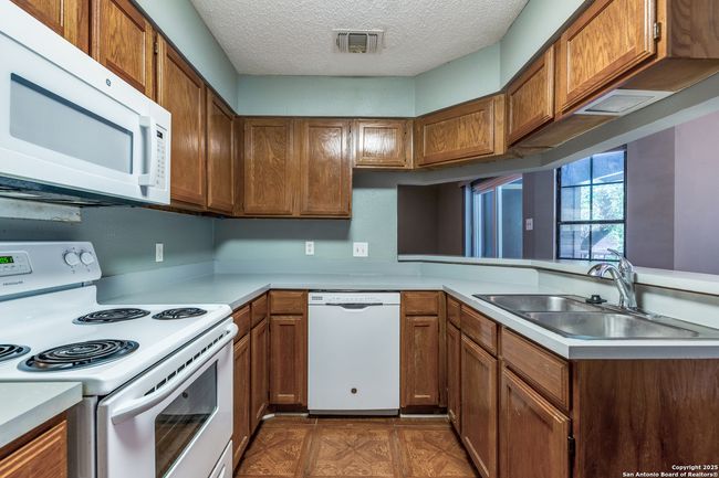 UNIT-1404 - 4212 Medical Dr, Condo with 2 bedrooms, 2 bathrooms and null parking in San Antonio TX | Image 6