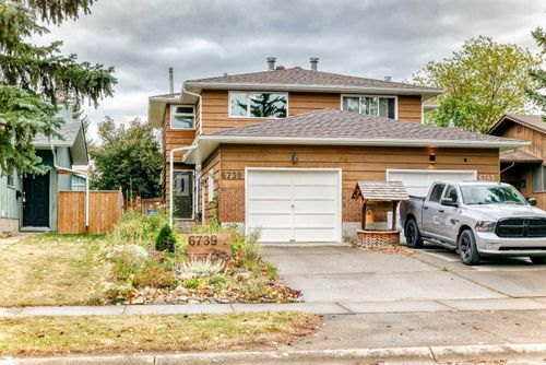 6739 Coach Hill Rd Sw, Calgary, AB, T3H1B7 | Card Image