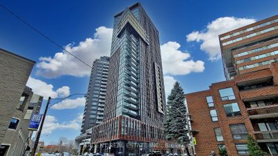 1107 - 32 Davenport Rd, Condo with 2 bedrooms, 2 bathrooms and 1 parking in Toronto ON | Image 1