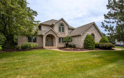 2019 Mayfair Dr, White Lake, MI, 48383-3389 | Card Image