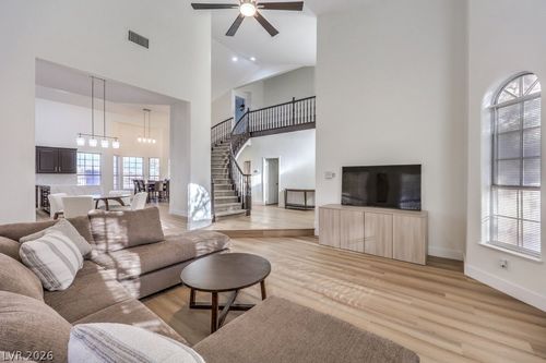 5152 Forest Oaks Dr, Las Vegas, NV, 89149-5733 | Card Image