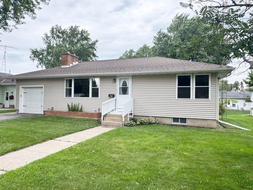 210 Pleasant Ave, Waupun, WI, 53963-1915 | Card Image