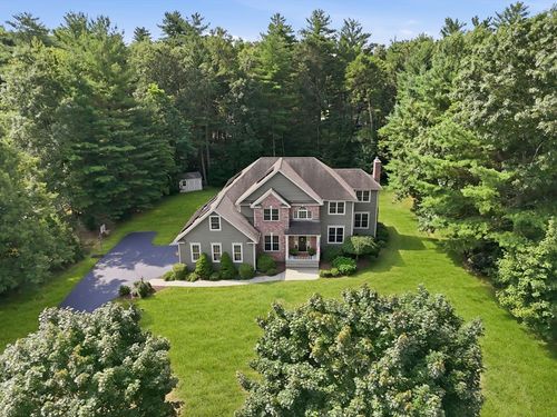 8 Lexington Cir, Southwick, MA, 01077-9811 | Card Image