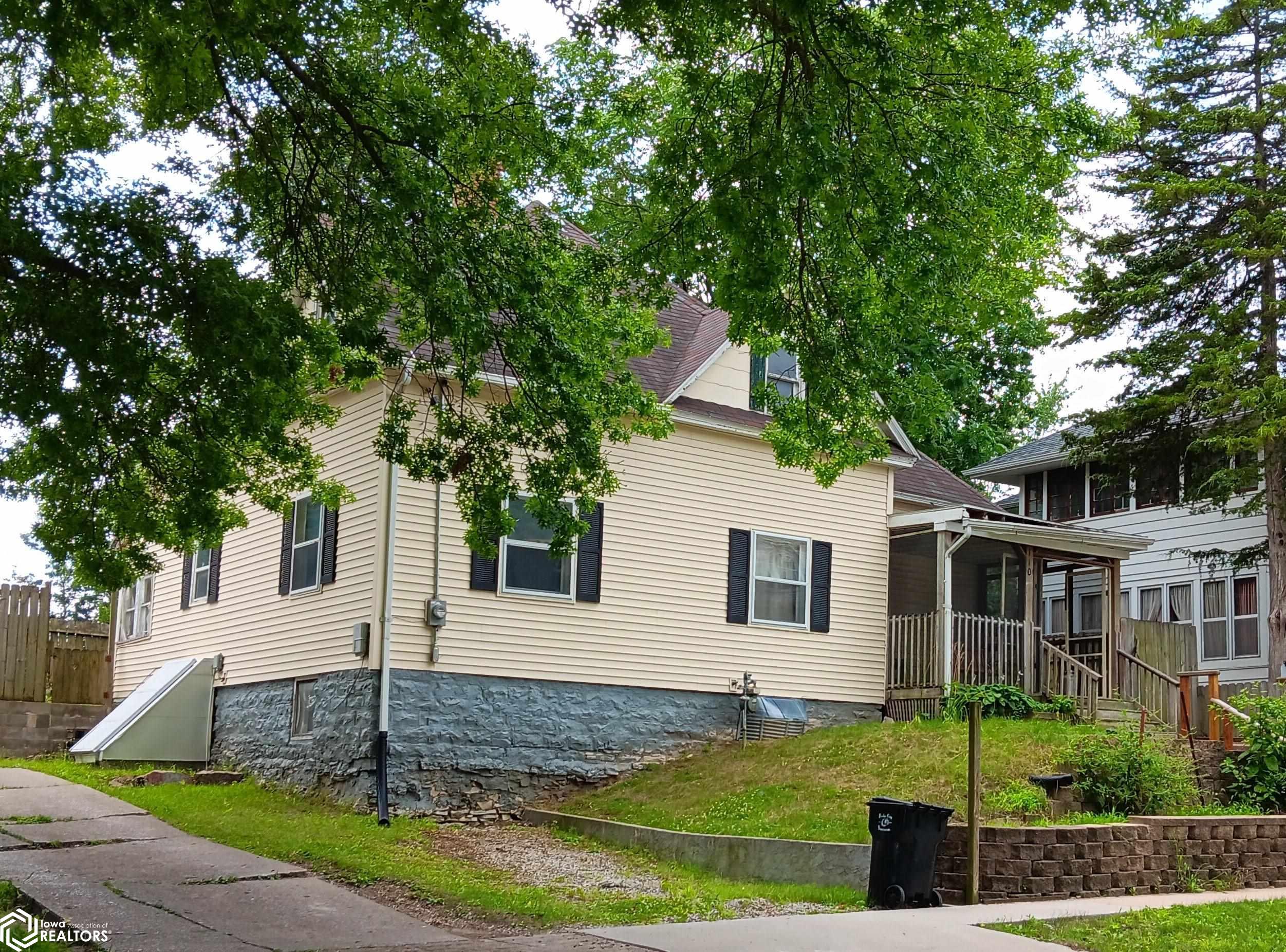 Woodland Ave, Ottumwa, IA 52501
