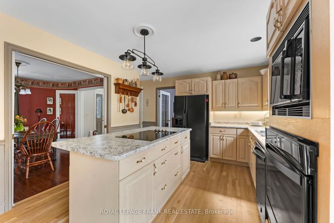 11 Mansfield Park Crt, House other with 5 bedrooms, 3 bathrooms and 10 parking in Port Perry ON | Image 28