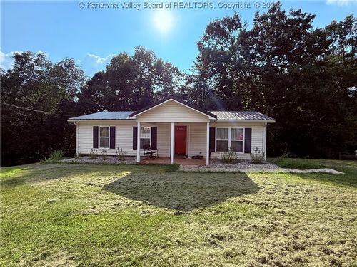 35 N Red Oak Dr, Cottageville, WV, 25239-6579 | Card Image