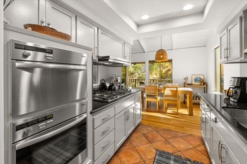 32-2648 State St, SANTA BARBARA, CA, 93105-3585 | Card Image