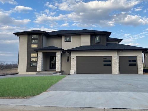 2517 Ne Woodland Oak Cir, Lee's Summit, MO, 64086-7125 | Card Image