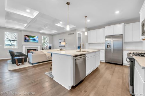 52937 Wellington Valley Dr, Macomb, MI, 48042-1324 | Card Image