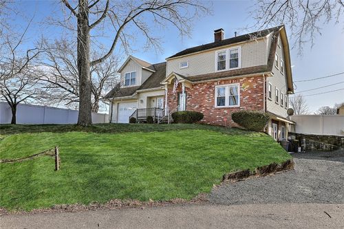 10 Pickering Avenue, Bellingham, MA, 02019 | Card Image