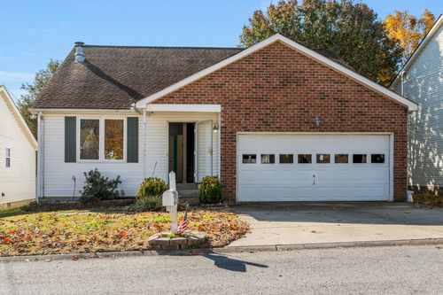 104 Edgehill Ln, Hendersonville, TN, 37075-4181 | Card Image