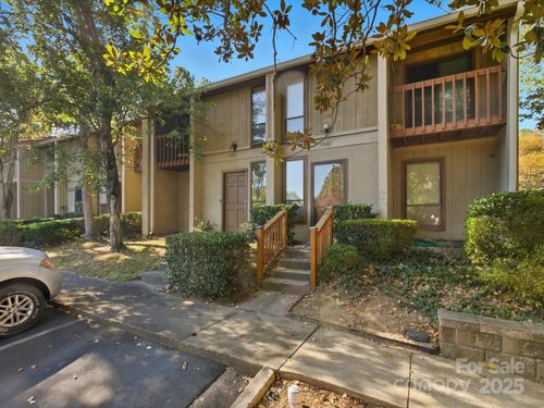 7925 Charter Oak Ln, Charlotte, NC, 28226-4789 | Card Image