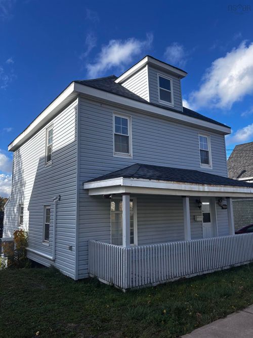 503 Macdonald St, New Glasgow, NS, B2H2W3 | Card Image