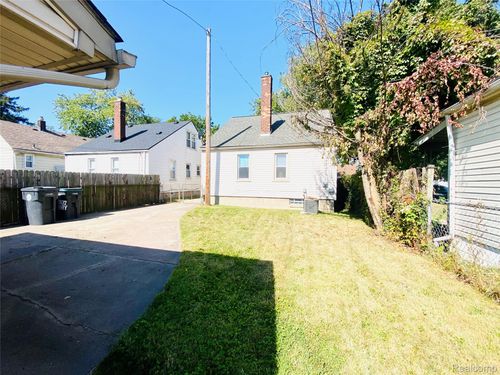 17632 Henry St, Melvindale, MI, 48122-1041 | Card Image