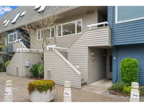 194 N Hayden Bay Dr, Portland, OR, 97217-7983 | Card Image