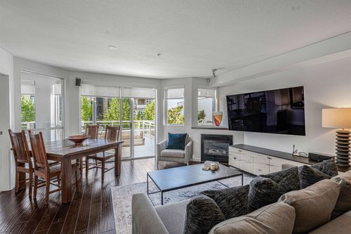 207-122 E 3rd St, North Vancouver, BC, V7L1E6 | Card Image