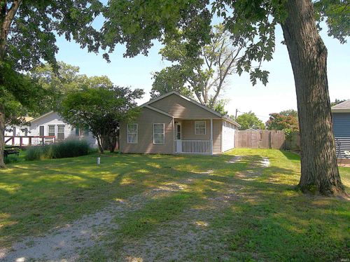 54 Ems D24b Ln, Syracuse, IN, 46567-7947 | Card Image