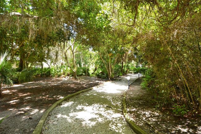 225 Woodland Dr, Condo with 2 bedrooms, 2 bathrooms and null parking in OSPREY FL | Image 43