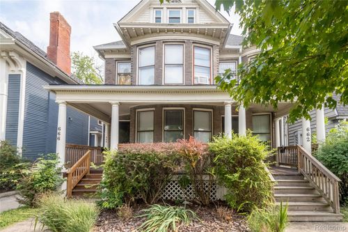 662 Van Dyke St, Detroit, MI, 48214-3954 | Card Image