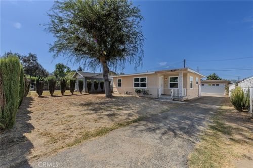 10318 Loch Lomond Dr, Whittier, CA, 90606-1225 | Card Image