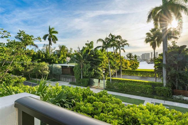 121 2 Nd Dilido Ter, House other with 5 bedrooms, 6 bathrooms and null parking in Miami Beach FL | Image 19