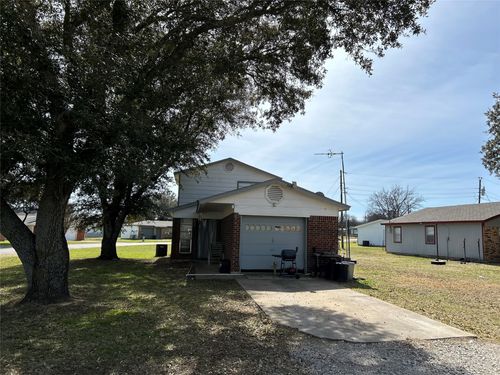 1537 Coral Cut Off, Azle, TX, 76020-4772 | Card Image