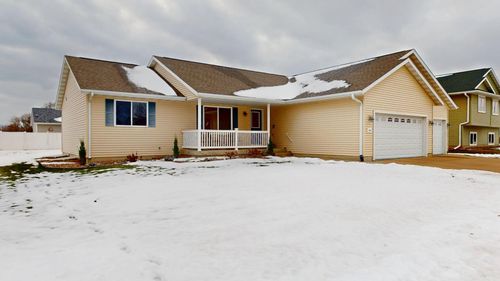 2002 Viking Ave, Holmen, WI, 54636-8627 | Card Image
