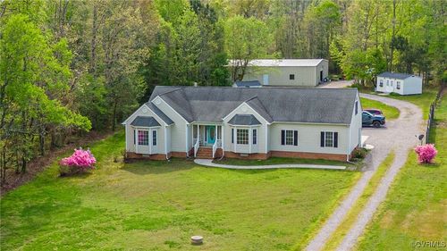 5629 W Quaker Rd, Disputanta, VA, 23842-4819 | Card Image