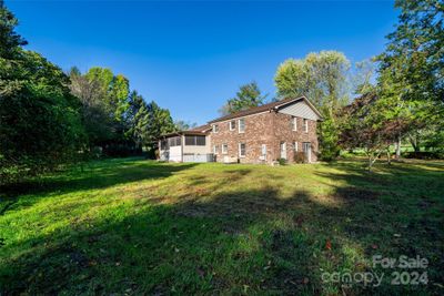 123 N Greenwood Forest Drive, House other with 3 bedrooms, 2 bathrooms and null parking in Etowah NC | Image 2