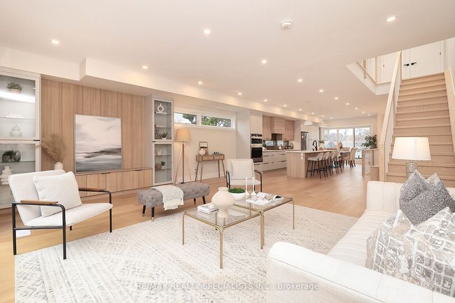 1048 Roosevelt Rd, House attached with 5 bedrooms, 6 bathrooms and 2 parking in Mississauga ON | Image 9