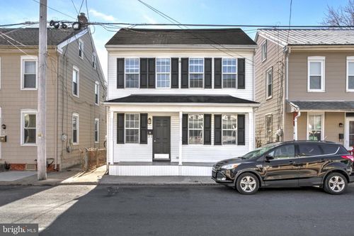 21 W Gramby St, MANHEIM, PA, 17545-2409 | Card Image