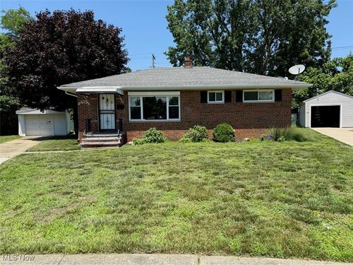 4129 Busa Oval, Cleveland, OH, 44128-2229 | Card Image