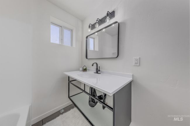 207 Park Ave, House other with 3 bedrooms, 2 bathrooms and 1 parking in Nyssa OR | Image 17