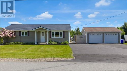 15 Armstrong Cres, Saint George, NB, E5C1A1 | Card Image