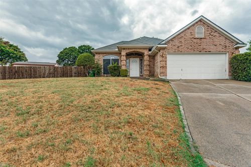 6025 Western Creek Ln, Haltom City, TX, 76137-2192 | Card Image