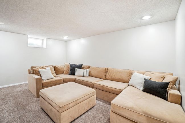 19_interior.jpg | Image 19